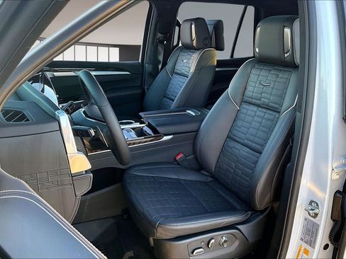 New 2026 Cadillac Escalade Platinum Sport w/ LPO, ONYX Package AWD/4WD image 9