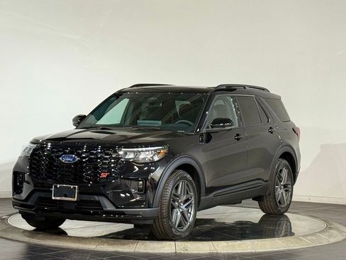 New 2026 Ford Explorer ST w/ Sun And Sound Package image 5