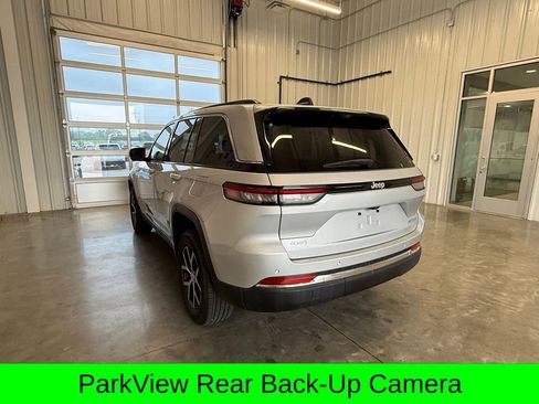 Used 2025 Jeep Grand Cherokee Limited w/ Luxury Tech Group II AWD/4WD image 10