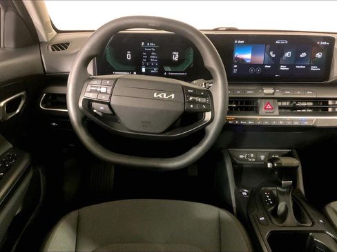 Used 2025 Kia K4 FWD image 5