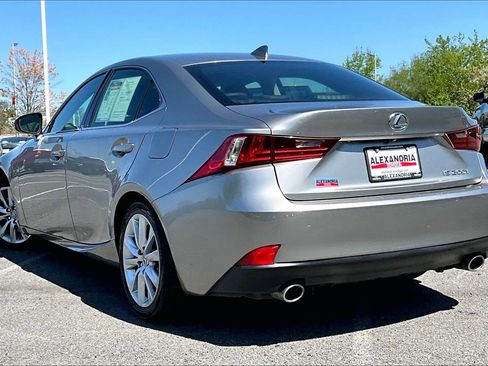 Used 2016 Lexus IS 200t RWD image 9
