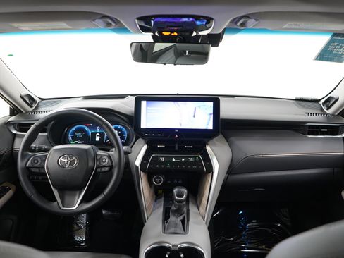 Used 2024 Toyota Venza Limited AWD/4WD image 14