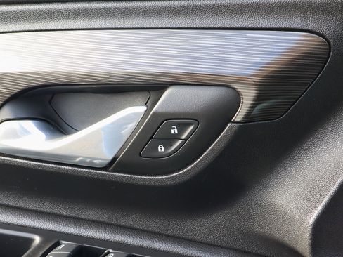 Used 2024 GMC Terrain SLE image 15