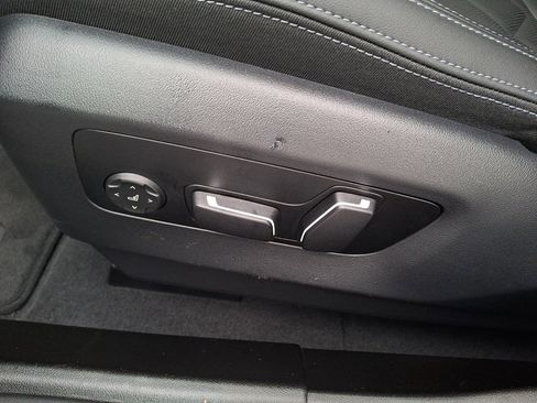 Used 2025 BMW i5 xDrive40 w/ Premium Package image 10