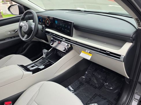 New 2026 Hyundai Tucson SEL FWD image 8