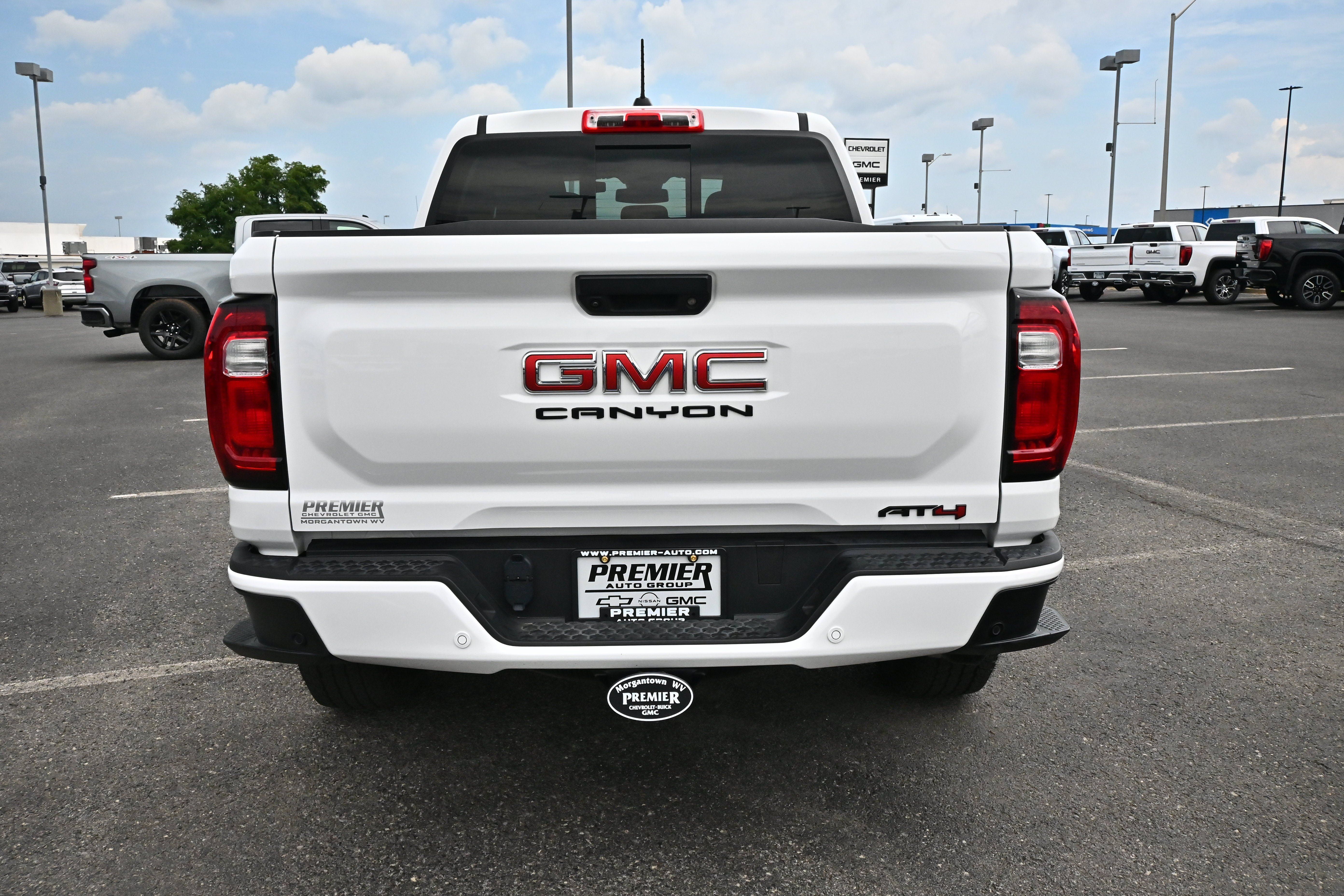 Used 2025 GMC Canyon AT4 w/ Technology Plus Package AWD/4WD image 7