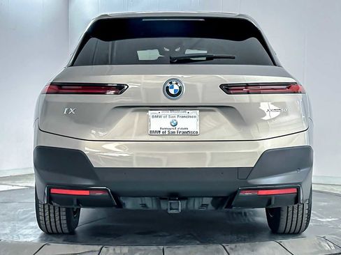 Used 2023 BMW iX xDrive50 w/ Premium Package image 7