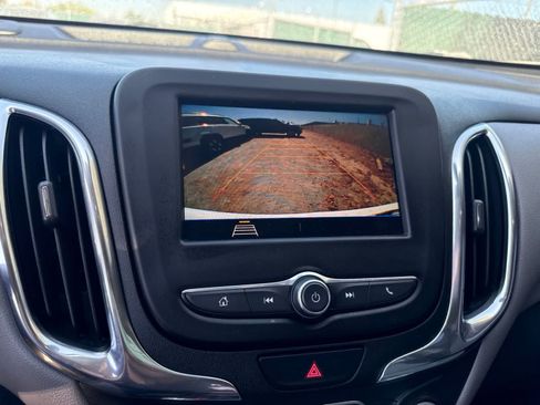 Used 2020 Chevrolet Equinox LS FWD image 28