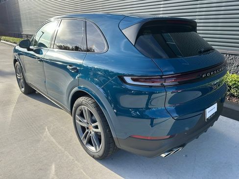 Certified 2026 Porsche Cayenne S AWD/4WD image 3