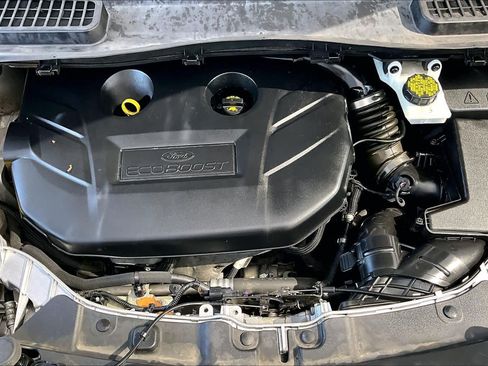Used 2017 Ford Escape SE w/ Equipment Group 201A FWD image 32