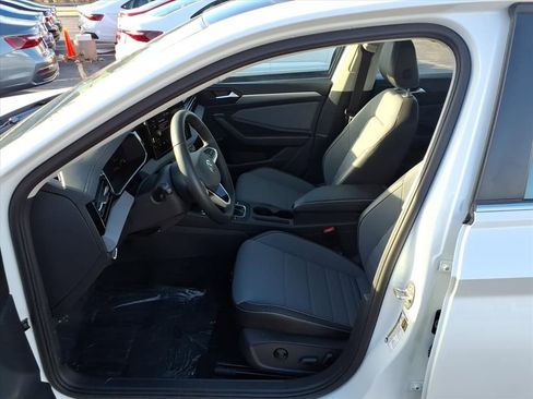 New 2025 Volkswagen Jetta SE image 25