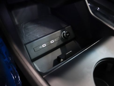 Used 2024 Audi Q4 e-tron Premium Plus image 20