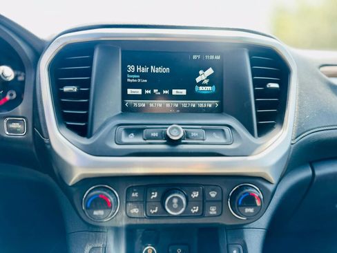 Used 2018 GMC Acadia SLE FWD image 16