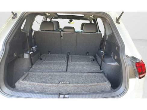 Used 2023 Volkswagen Tiguan SE R-Line FWD image 29