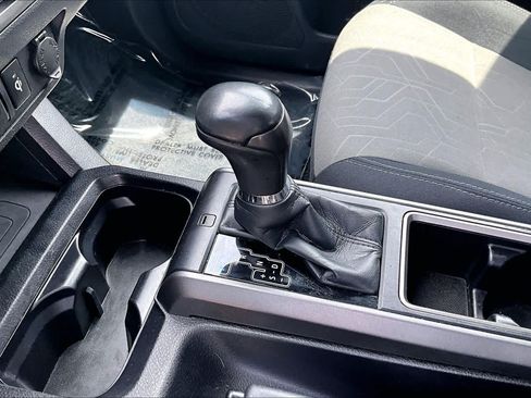 Used 2021 Toyota Tacoma TRD Off-Road w/ Technology Package AWD/4WD image 16
