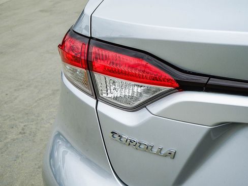 Certified 2025 Toyota Corolla LE FWD image 11