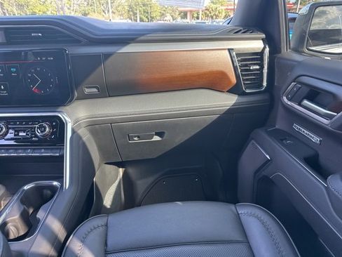 Used 2025 GMC Sierra 1500 Denali image 4