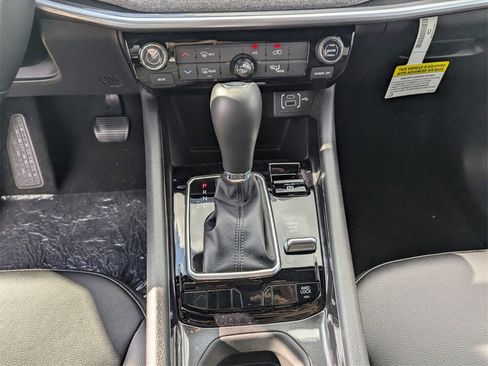 New 2026 Jeep Compass Latitude image 15