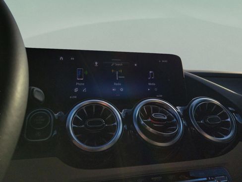 Certified 2025 Mercedes-Benz GLA 250 image 22