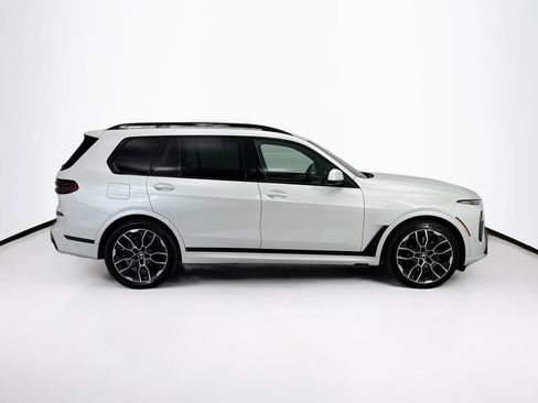 Used 2025 BMW X7 xDrive40i w/ M Sport Package AWD/4WD image 4