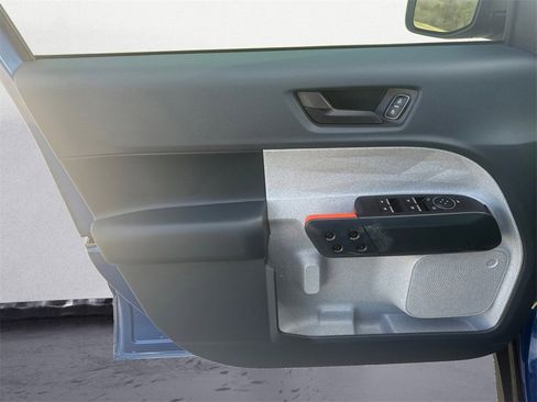 Used 2024 Ford Maverick XLT image 18