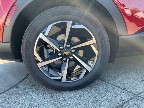 New 2026 Chevrolet Equinox EV LT image 24