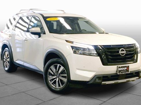 Used 2022 Nissan Pathfinder SL w/ SL Black Package image 2