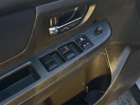 Used 2014 Subaru Crosstrek 2.0i Premium w/ Moonroof Package image 10