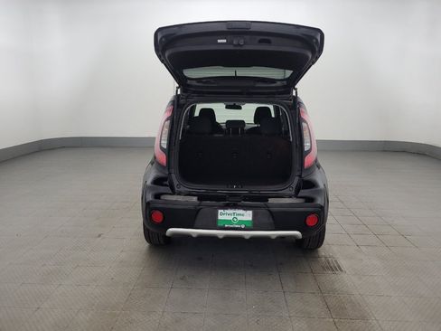 Used 2018 Kia Soul + FWD image 29