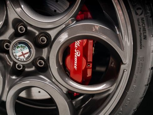 Used 2015 Alfa Romeo 4C Coupe w/ Leather Interior Group image 23