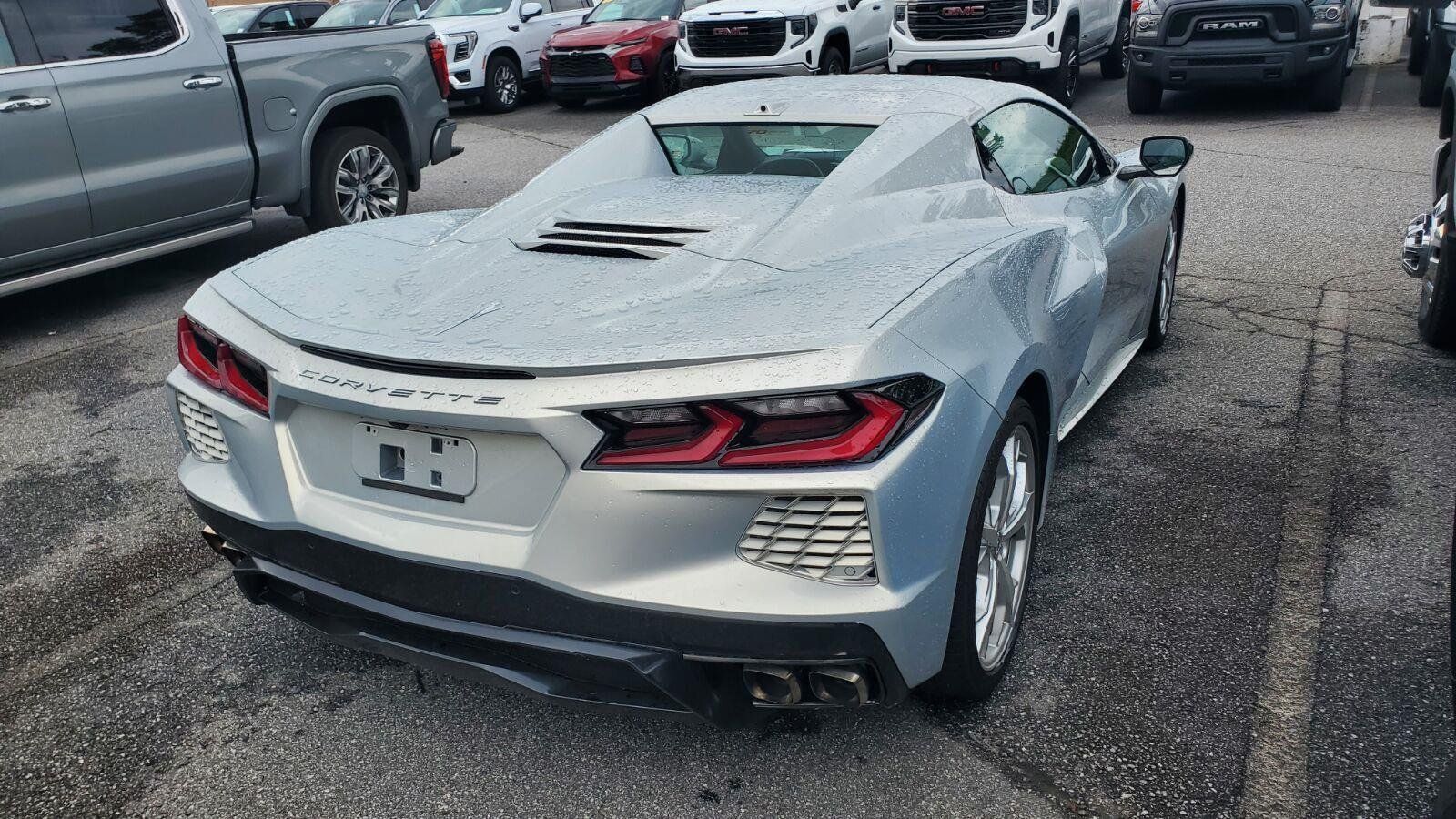 Used 2023 Chevrolet Corvette Stingray Preferred Conv w/ Stealth Interior Trim Package RWD image 9
