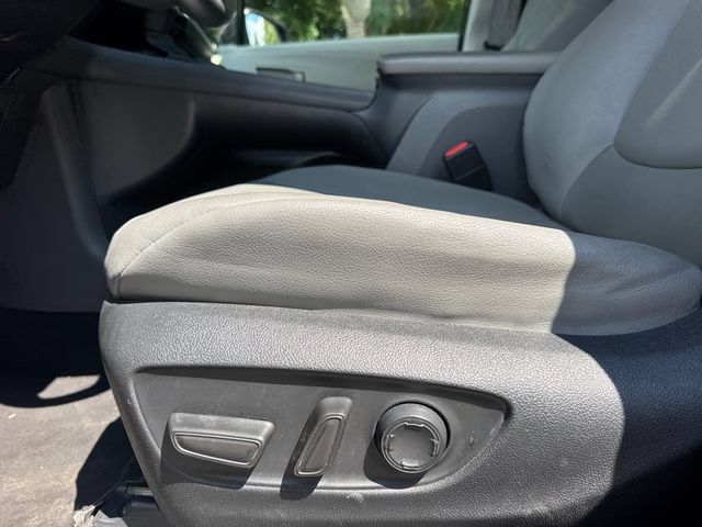 Used 2023 Toyota Sienna XLE FWD image 15