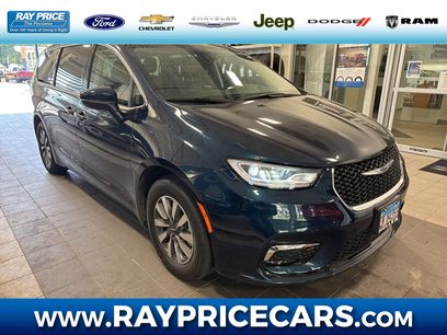Used 2023 Chrysler Pacifica Touring-L
