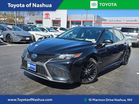 Certified 2022 Toyota Camry SE w/ Convenience Package FWD image 1