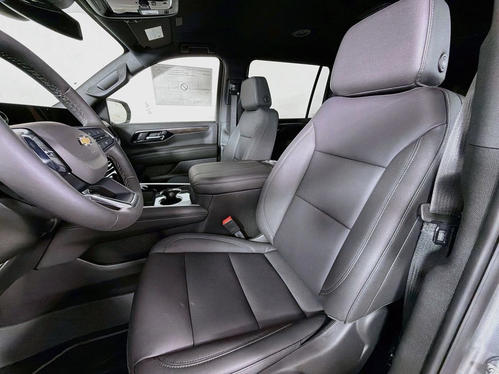 New 2026 Chevrolet Suburban LT w/ Comfort Package AWD/4WD image 11