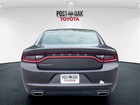 Used 2021 Dodge Charger SXT w/ Leather Interior Group image 6