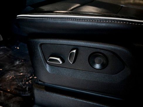 Used 2023 Cadillac Escalade ESV Premium Luxury image 47