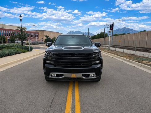 Used 2021 Chevrolet Silverado 1500 High Country w/ Technology Package AWD/4WD image 8