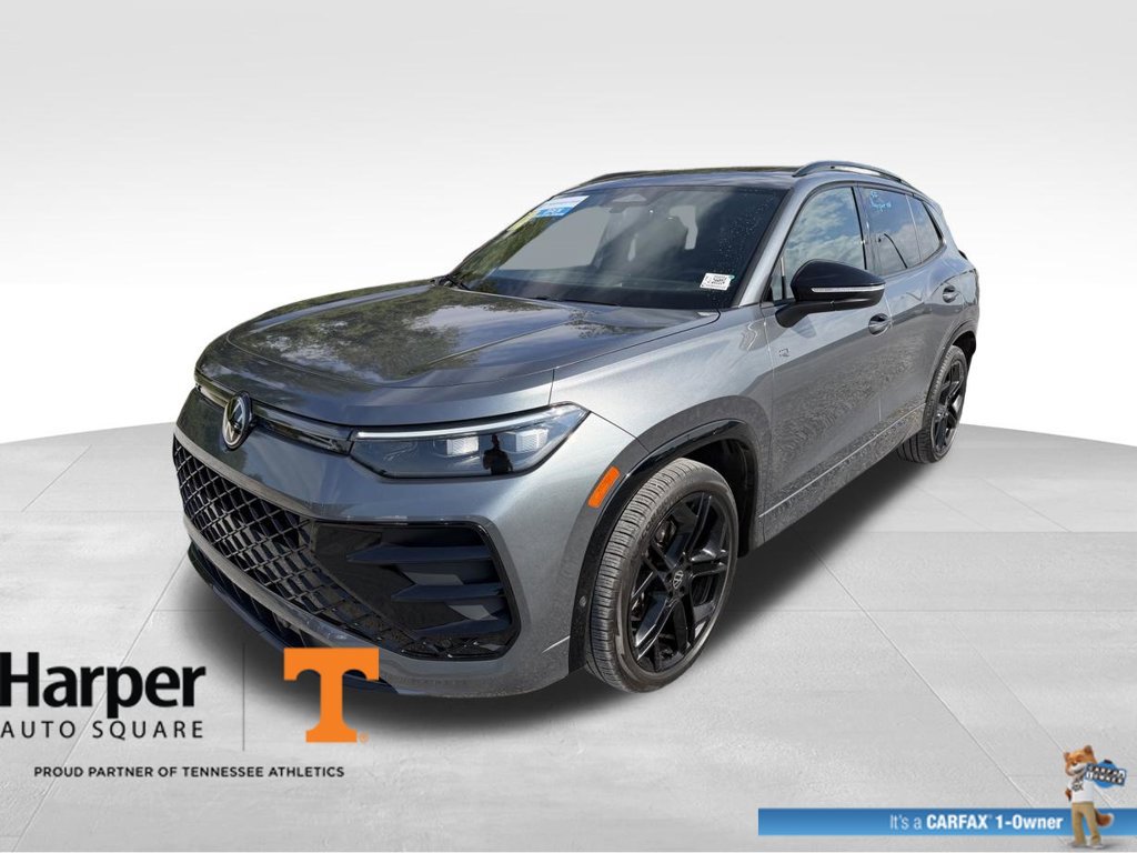Used 2025 Volkswagen Tiguan SE R-Line FWD image 1