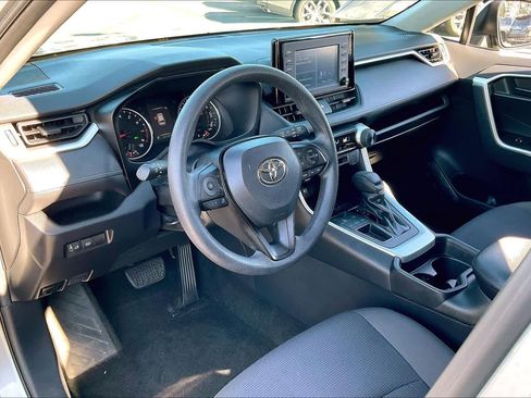Used 2019 Toyota RAV4 LE w/ Carpet Mat Package image 15