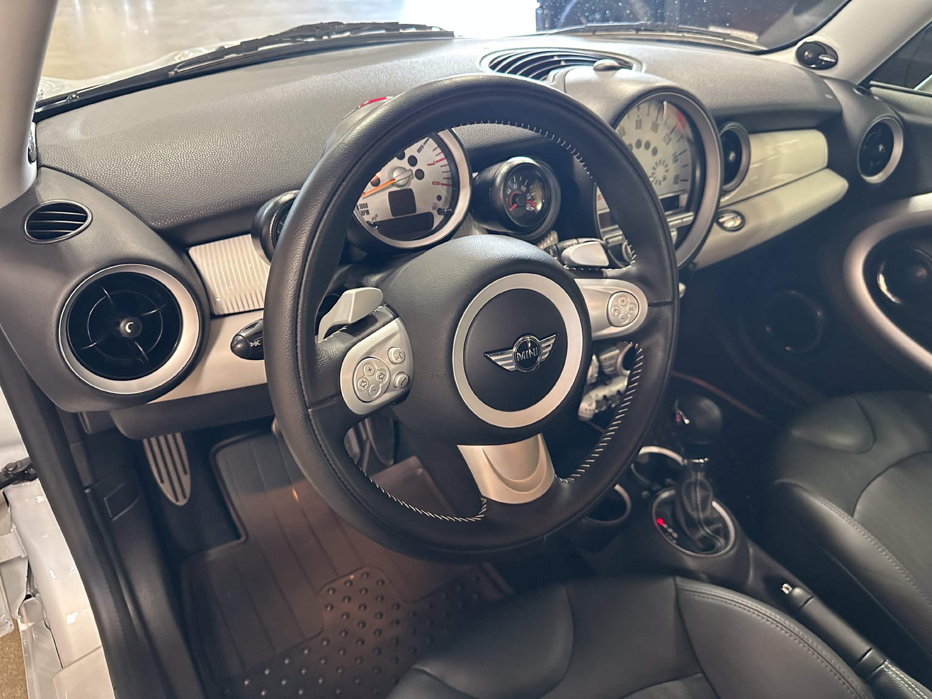 Used 2010 MINI Cooper S FWD image 31
