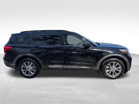 Used 2020 Ford Explorer XLT w/ Equipment Group 202A AWD/4WD image 7