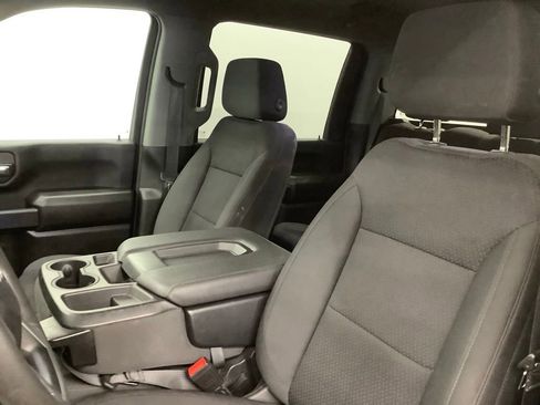 Used 2022 Chevrolet Silverado 2500 Custom w/ Custom Convenience Package image 11