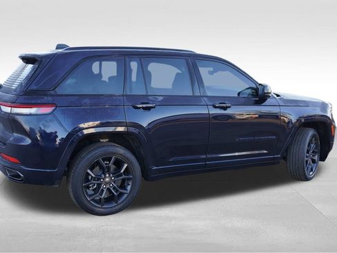Used 2023 Jeep Grand Cherokee 30th Anniversary AWD/4WD image 4