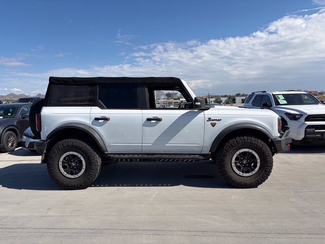 Used 2022 Ford Bronco Badlands AWD/4WD image 3