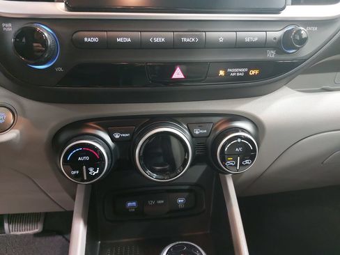 Certified 2024 Hyundai Venue SEL FWD image 20