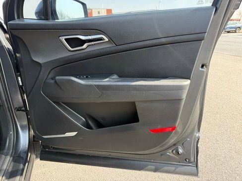 Used 2023 Kia Sportage LX image 36