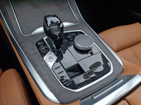 Used 2019 BMW X5 xDrive40i w/ Executive Package AWD/4WD image 15