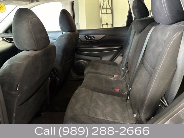 Used 2016 Nissan Rogue SV AWD/4WD image 16