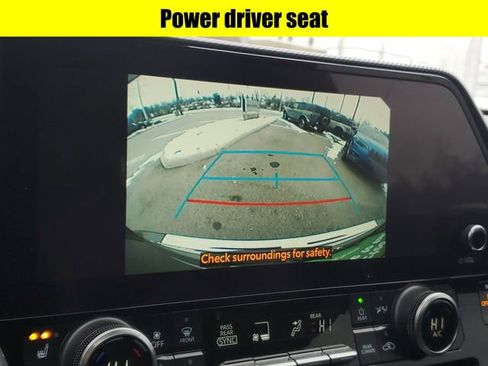 Used 2023 Toyota Highlander L image 17